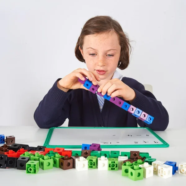 Interlocking Cubes - Image 2