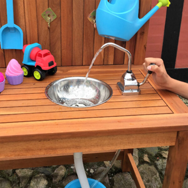 Outdoor kitchen, 2 sinks & 2 pumps - Image 4