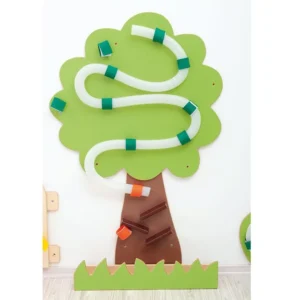 Wall tree with wooden coulodrome